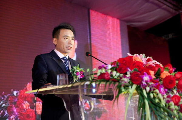 金鸿星金董在晚会致辞