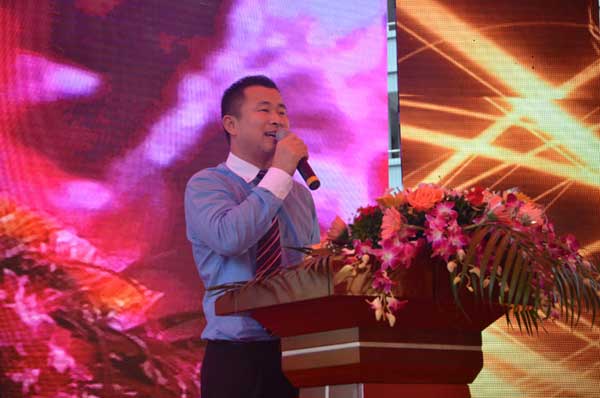 常务副总作荣高十周年工作报告