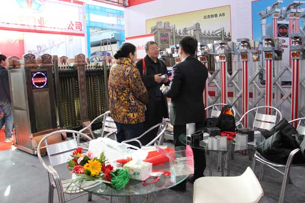 客户详细了解产品