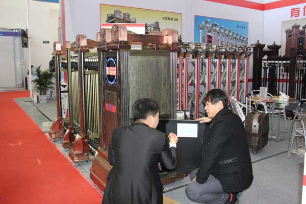 向台商详细介绍产品功能